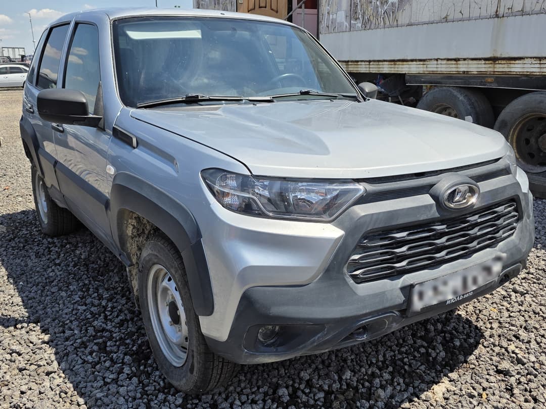 Lada Niva Travel - 2