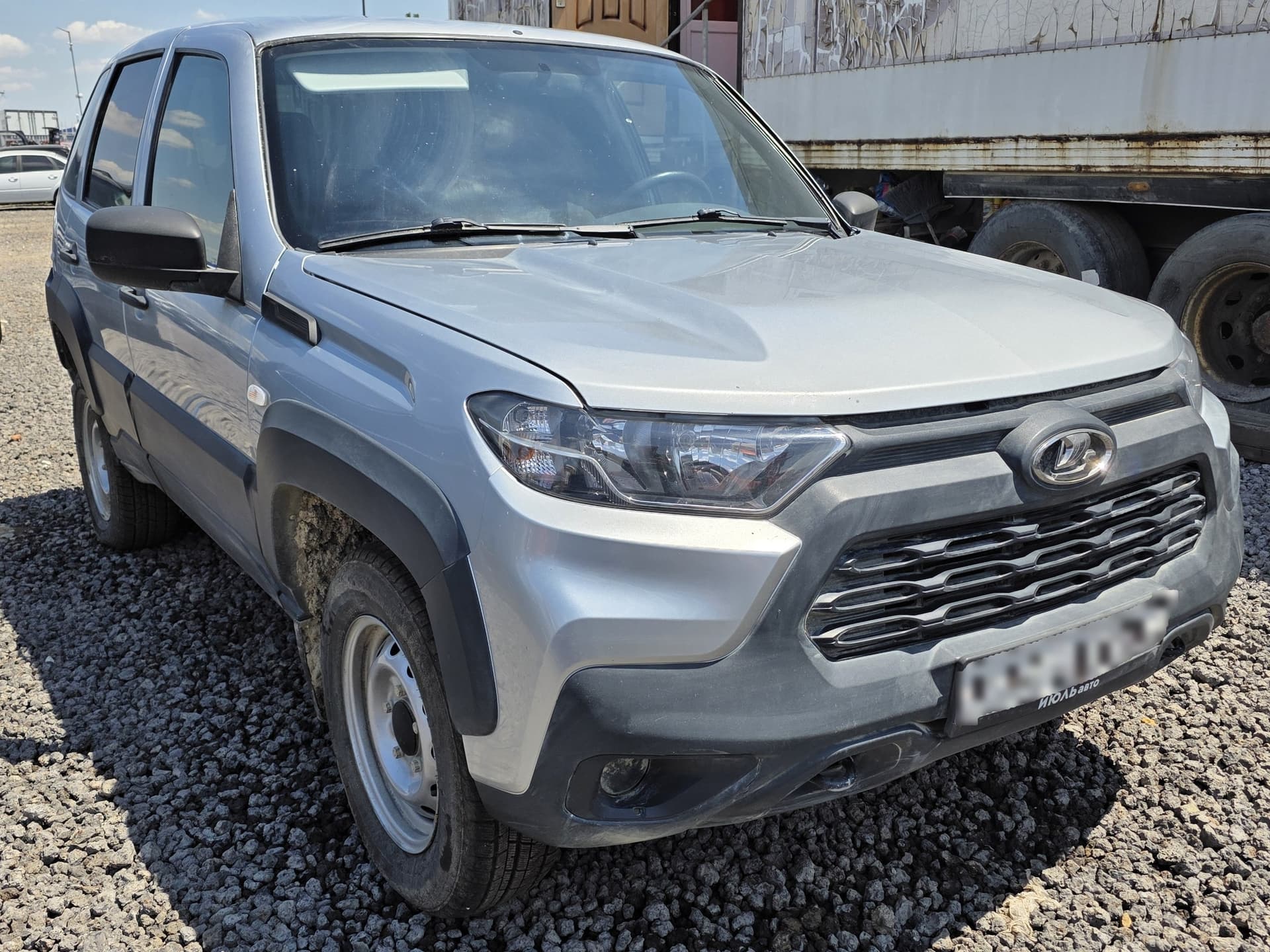 Lada Niva Travel - 2