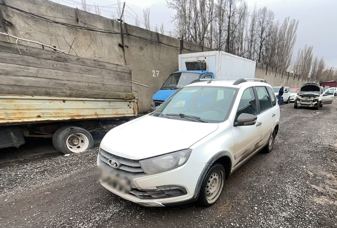 Lada Granta Cross - 1