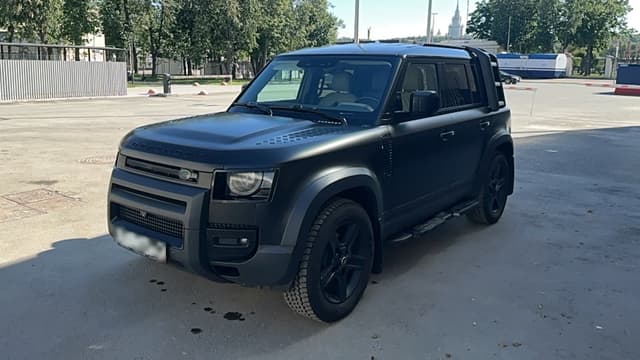 Land Rover Defender 110 - 1