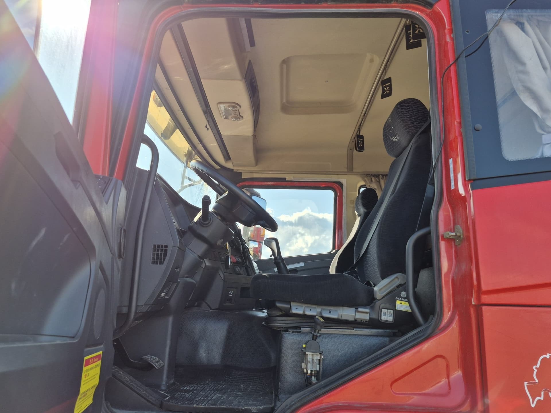 Shacman (Shaanxi) SX* 8x4 Самосвал - 6