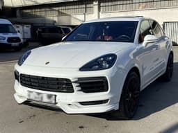Porsche Cayenne - 1