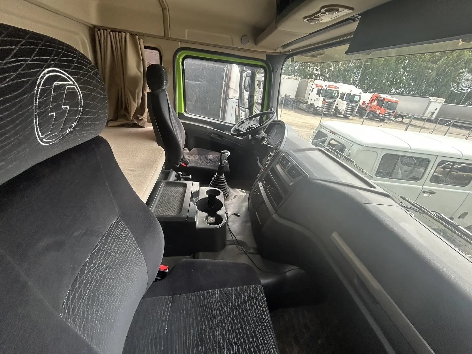 Shacman (Shaanxi) SX* 8x4 Самосвал - 6