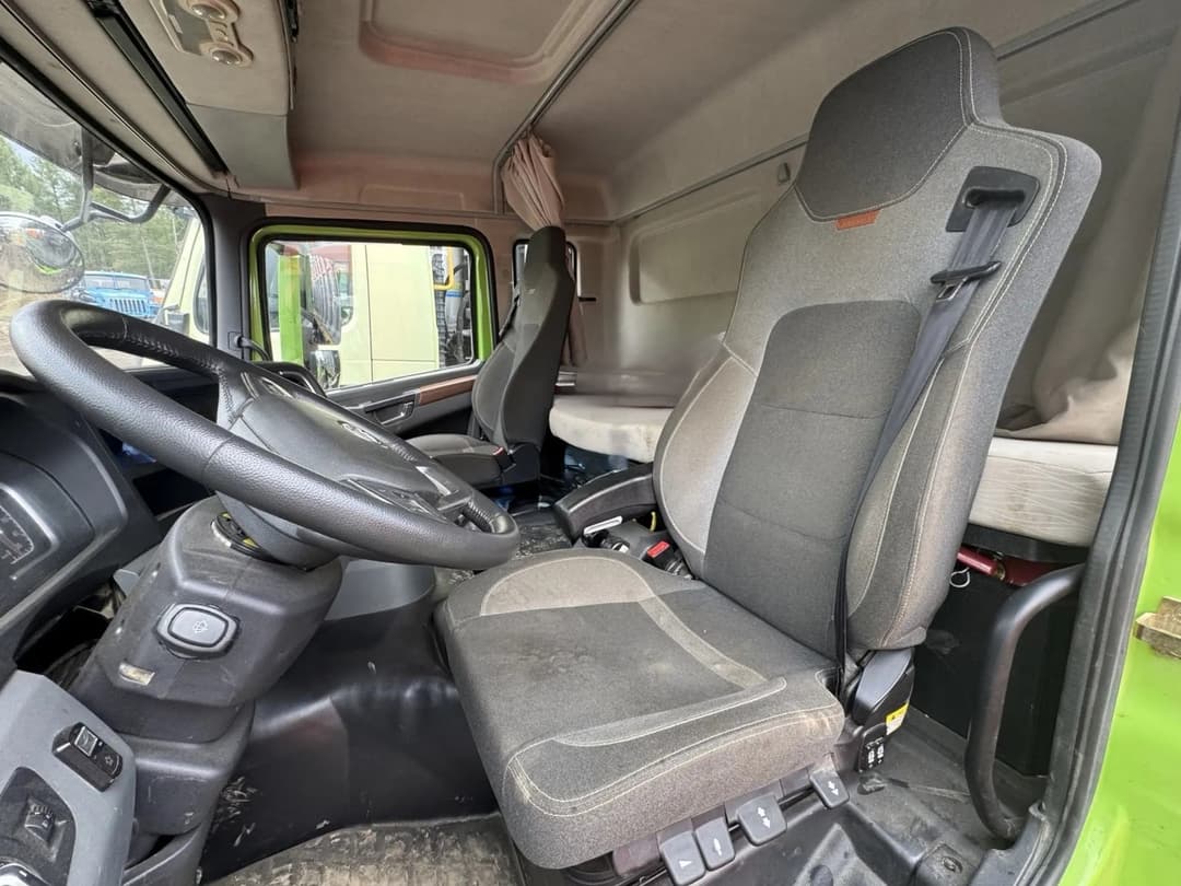Shacman (Shaanxi) SX* 6x6 Самосвал - 6