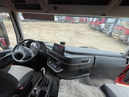Hongyan CQ* 8x4 Самосвал - 5