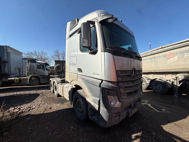 Mercedes-Benz Actros 6x4 Седельный тягач - 6