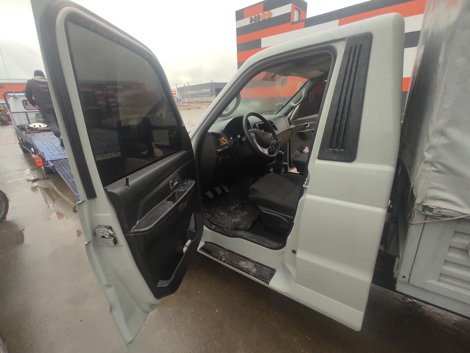 UAZ Profi - 7