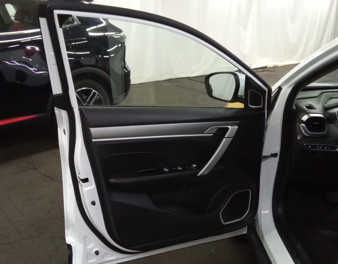 Geely Coolray - 8
