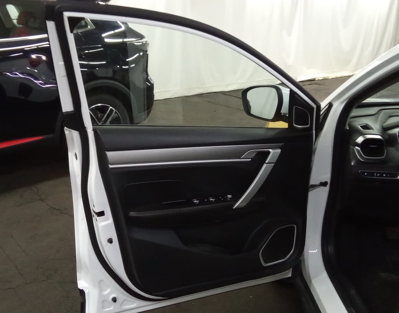 Geely Coolray - 8