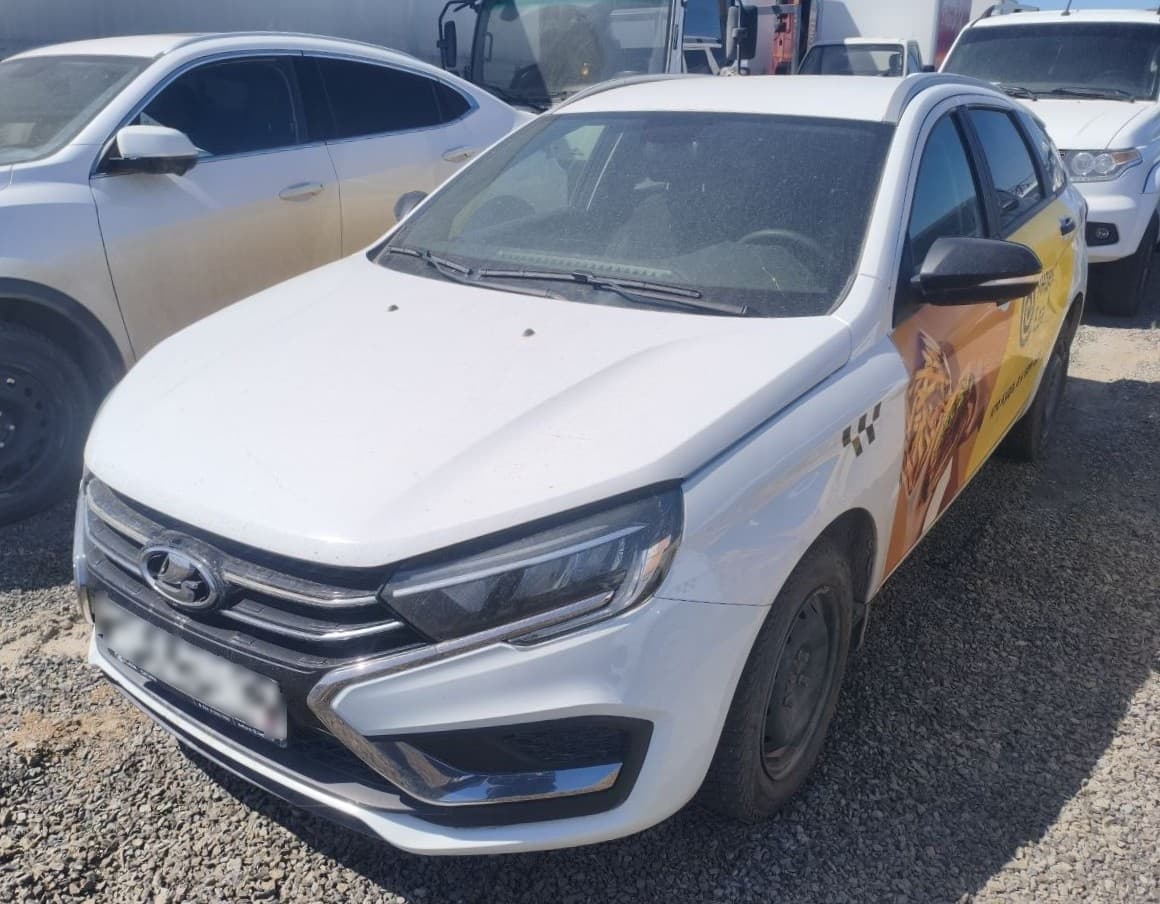 Lada Vesta SW - 1