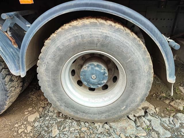 Карвинг 3370* на шасси HONGYAN GENLYON 6x4 Бортовой с КМУ - 9