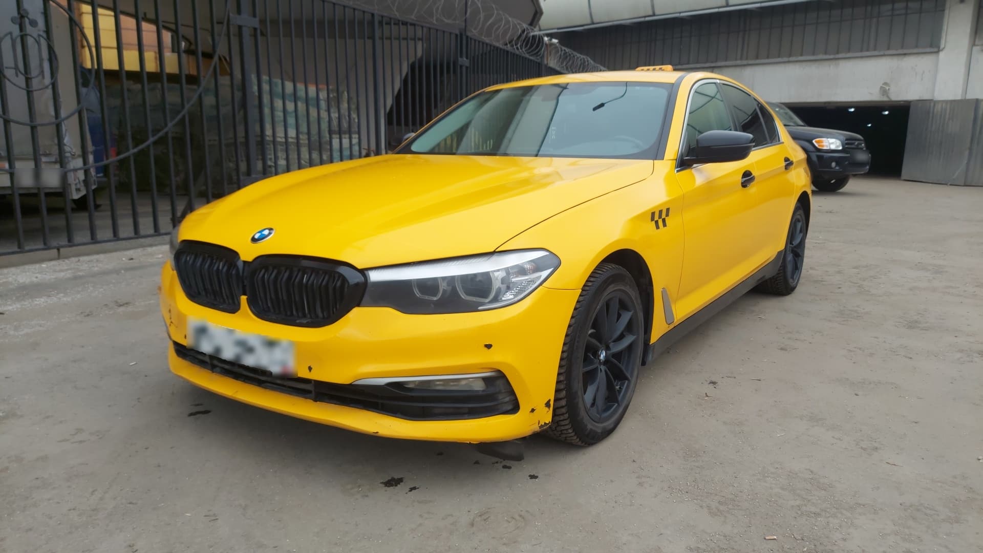 BMW 5 серия - 1