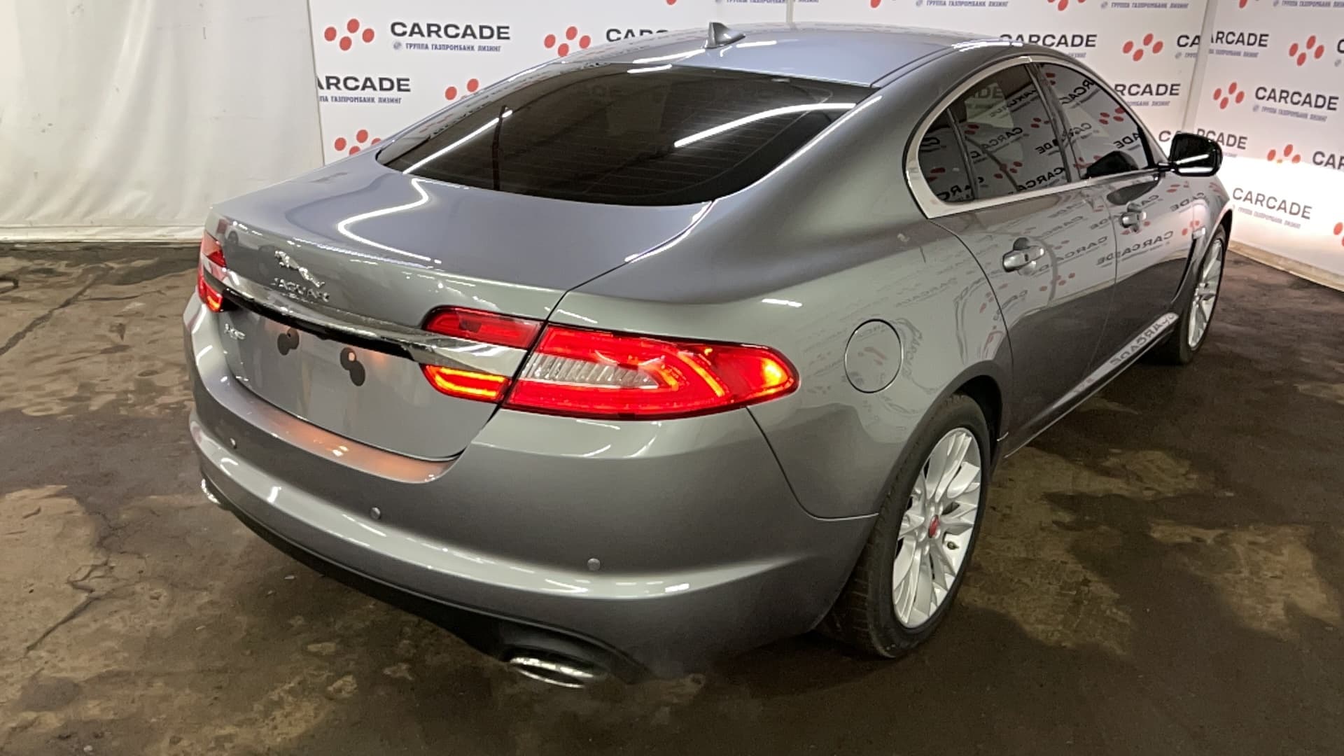 Jaguar XF - 3