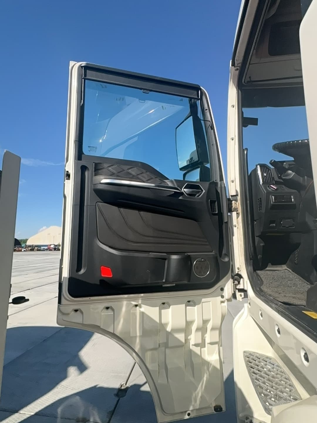 Sitrak C7H 4x2 Седельный тягач - 8