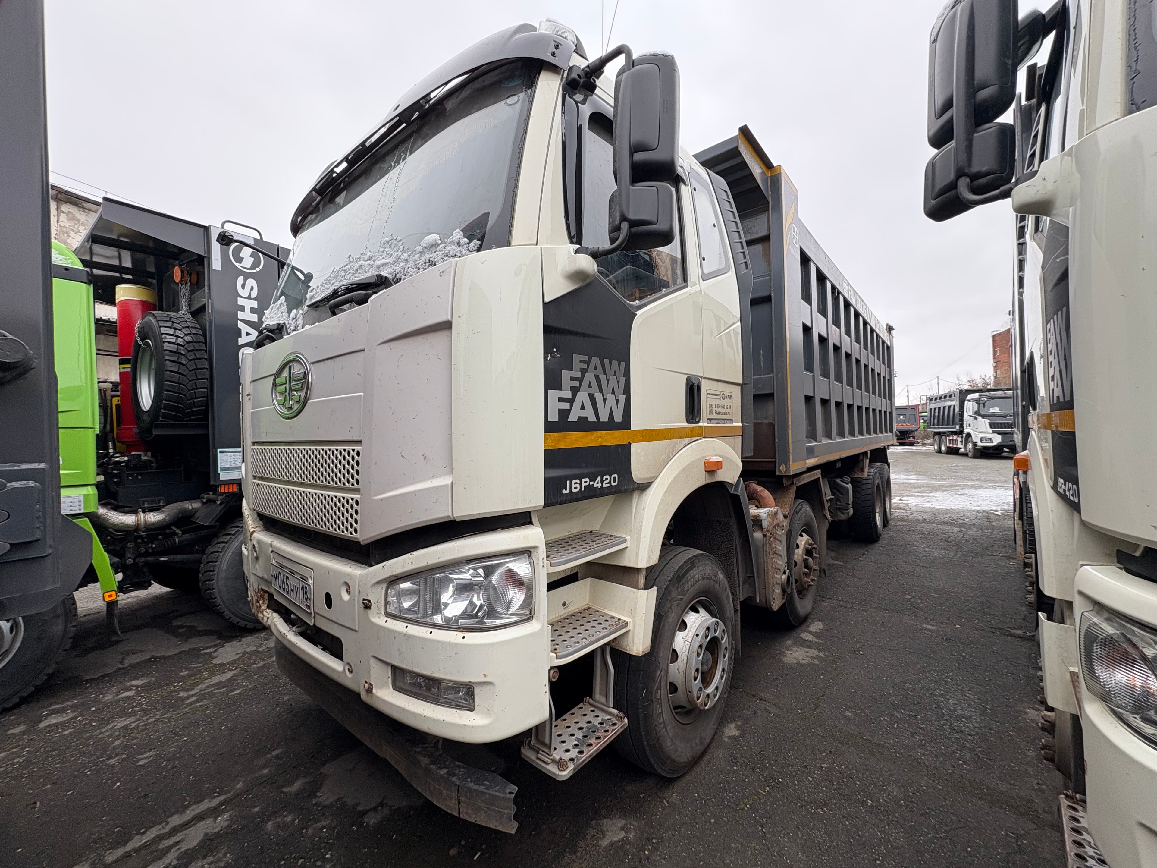 FAW J6 8x4 Самосвал - 1
