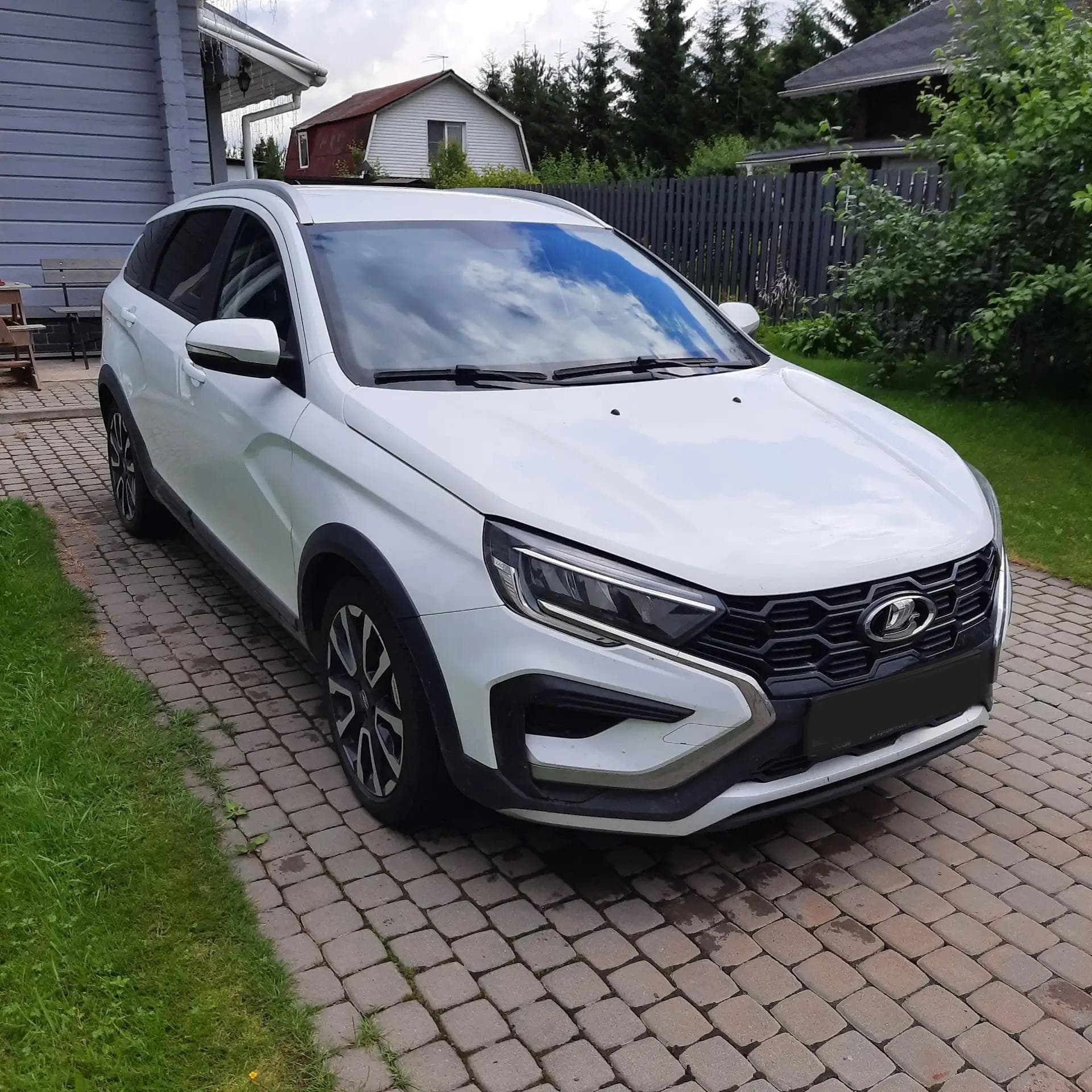 Lada Vesta SW Cross - 2