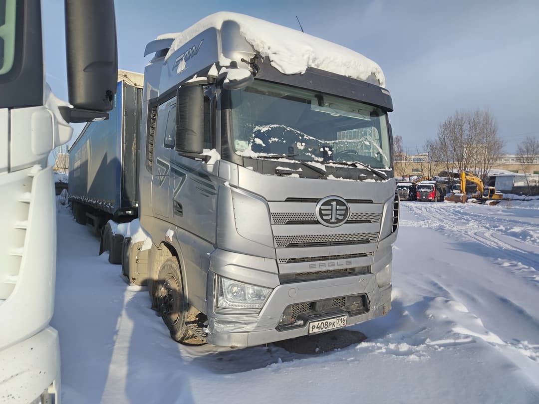 FAW J7 4x2 Седельный тягач - 2
