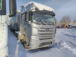 FAW J7 4x2 Седельный тягач - 2
