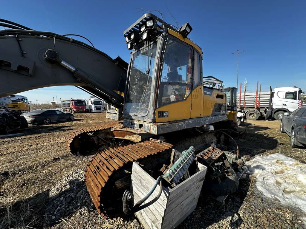 Volvo EC 220 Экскаватор - 1