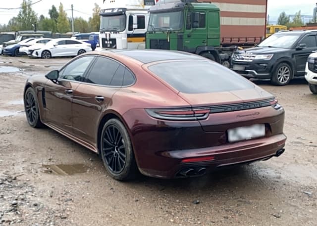 Porsche Panamera - 4