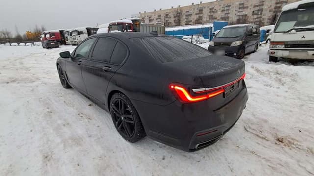 BMW 7 серия - 4