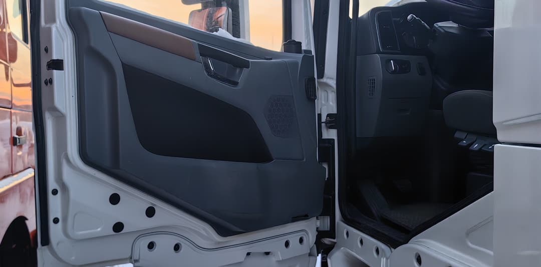 Shacman (Shaanxi) SX* 6x4 Седельный тягач - 6