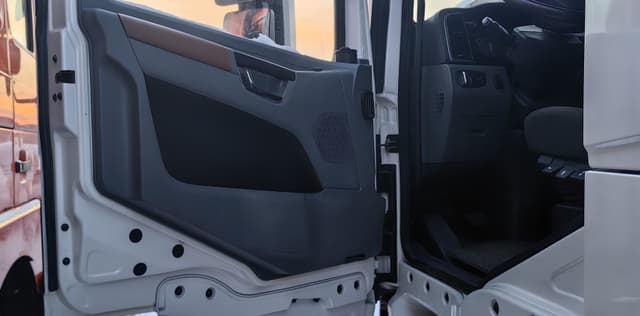 Shacman (Shaanxi) SX* 6x4 Седельный тягач - 6