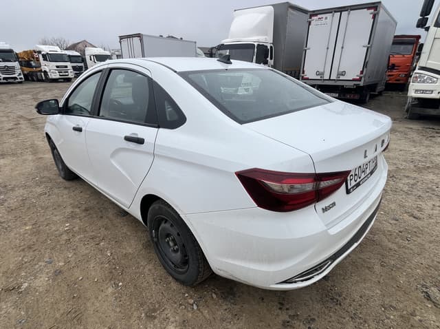 Lada Vesta седан - 4