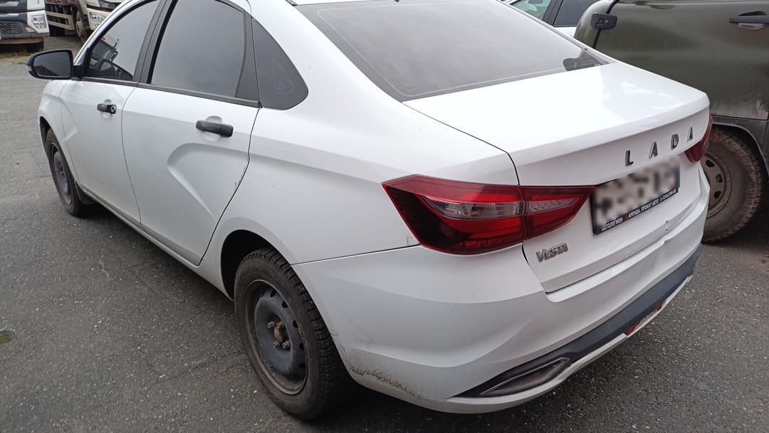 Lada Vesta седан - 4