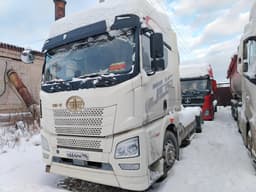 FAW CA* 4x2 Седельный тягач - 1