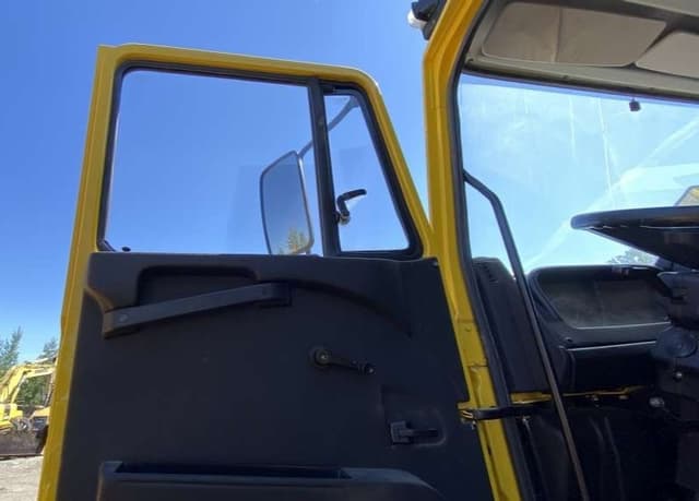 Завод Спецмаш SM02* на шасси Ural 6370 6x6 Самосвал - 7