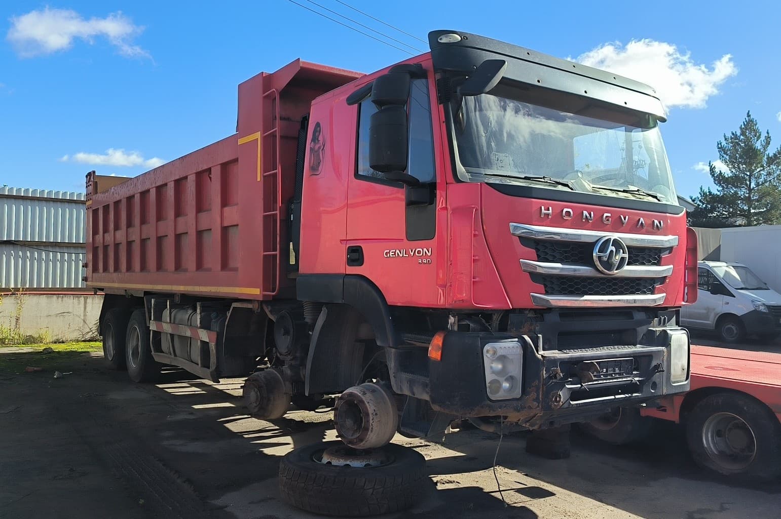 Hongyan 908 8x4 Самосвал - 2