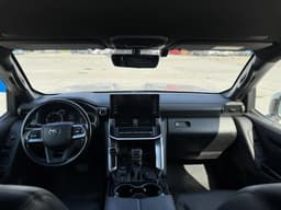 Toyota Land Cruiser 300 - 5
