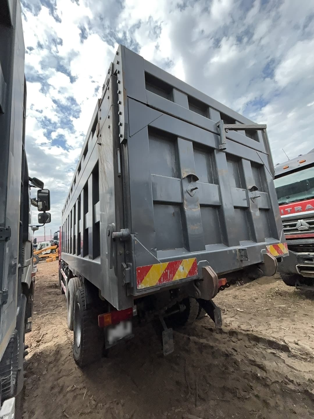 Shacman (Shaanxi) SX* 8x4 Самосвал - 4