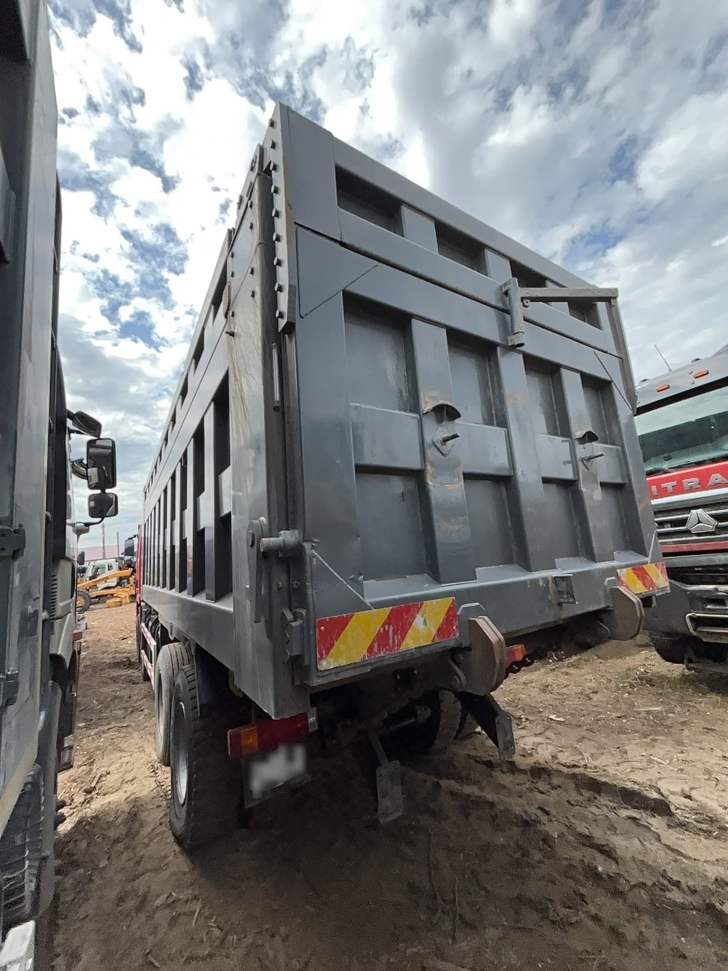 Shacman (Shaanxi) SX* 8x4 Самосвал - 4