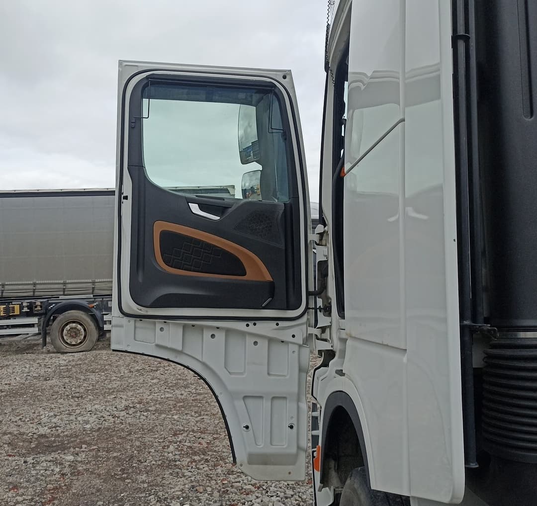 Shacman (Shaanxi) SX* 4x2 Седельный тягач - 7
