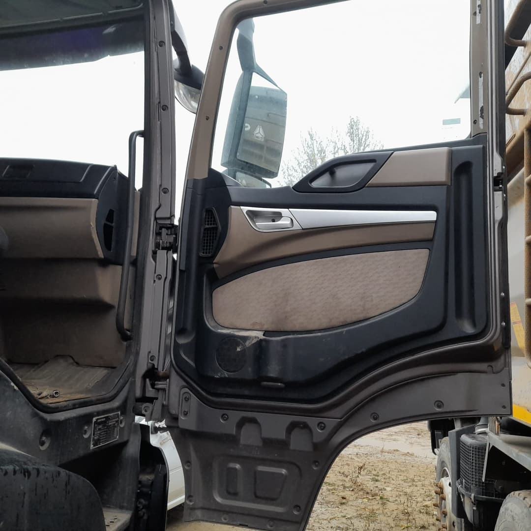 Howo T5G 8x4 Самосвал - 6