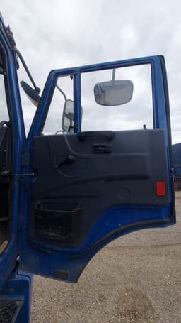 Кран Центр "Камаз" 6590 на шасси КАМАЗ 65117 6x4 Бортовой с КМУ - 8