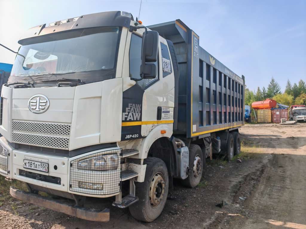 FAW CA 3310 8x4 Самосвал - 1