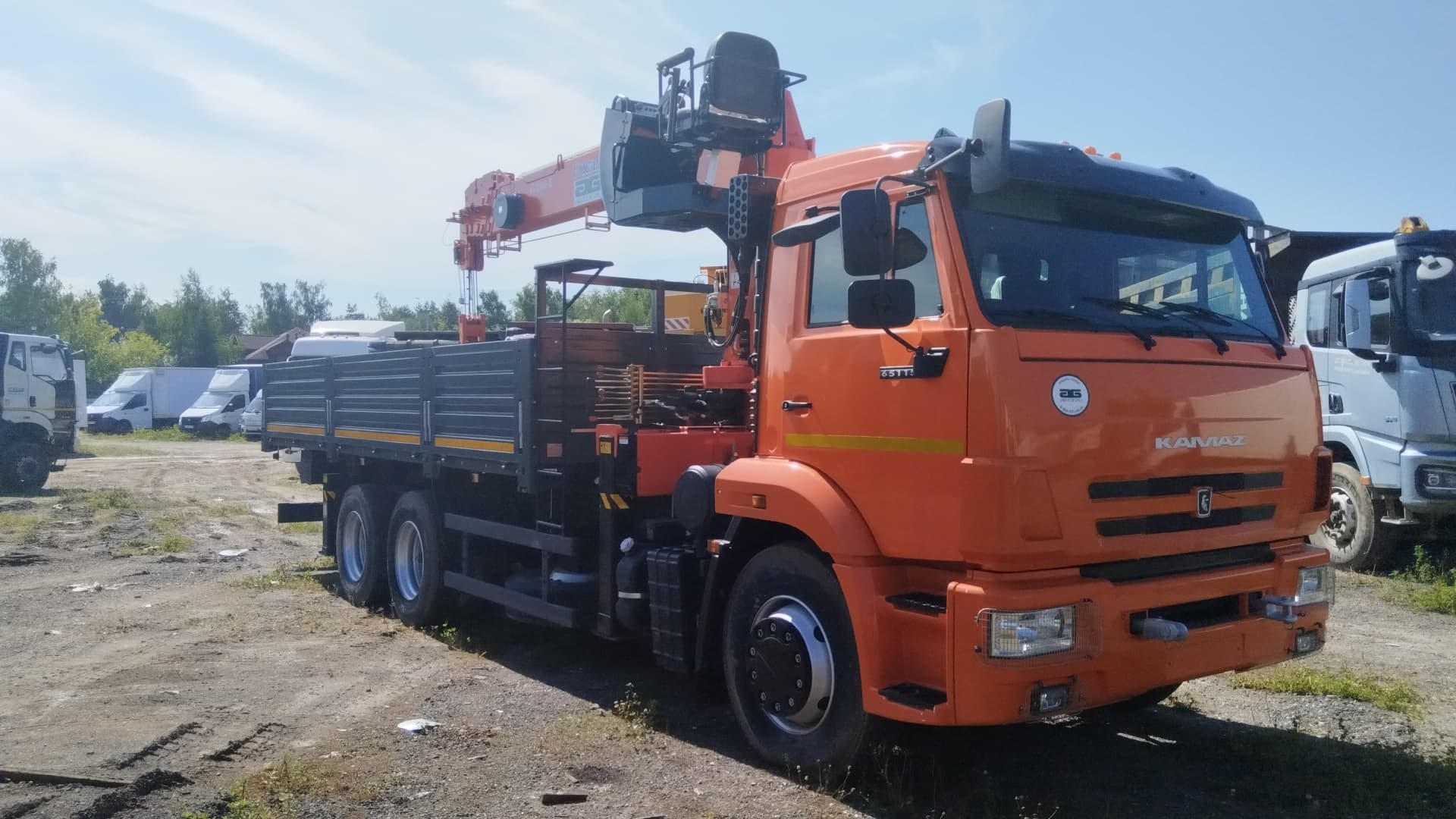 Кран Центр "Камаз" 6590* на шасси КамАЗ 65115 6x4 Бортовой с КМУ - 2