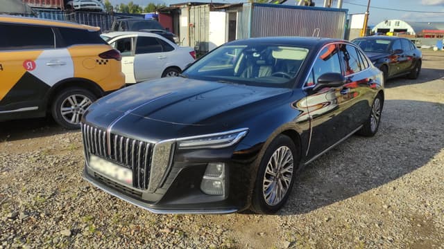 Hongqi H5 - 1