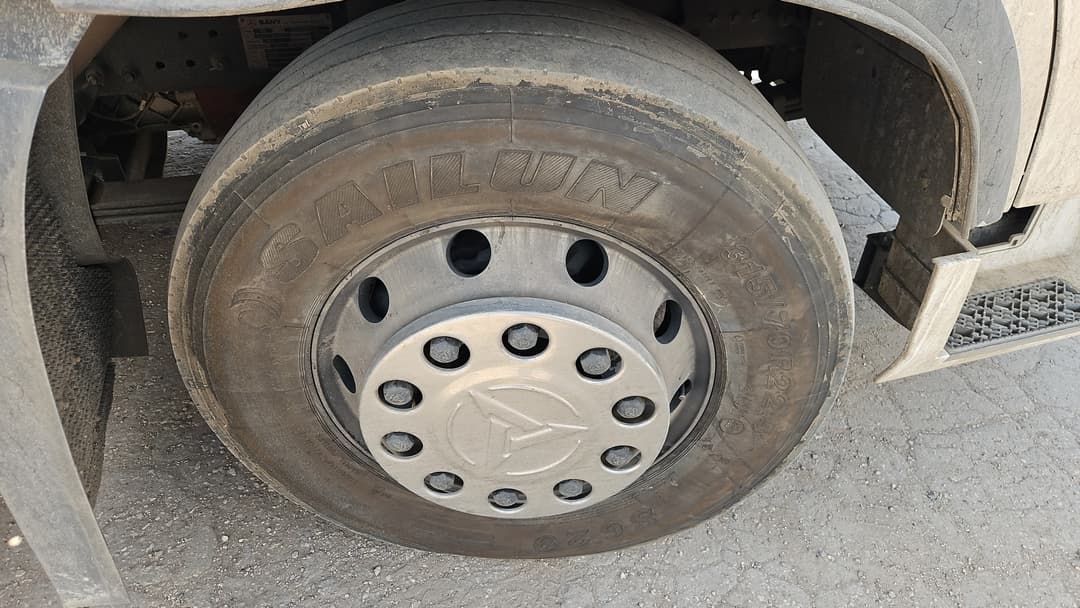Sany HQC* 4x2 Седельный тягач - 10
