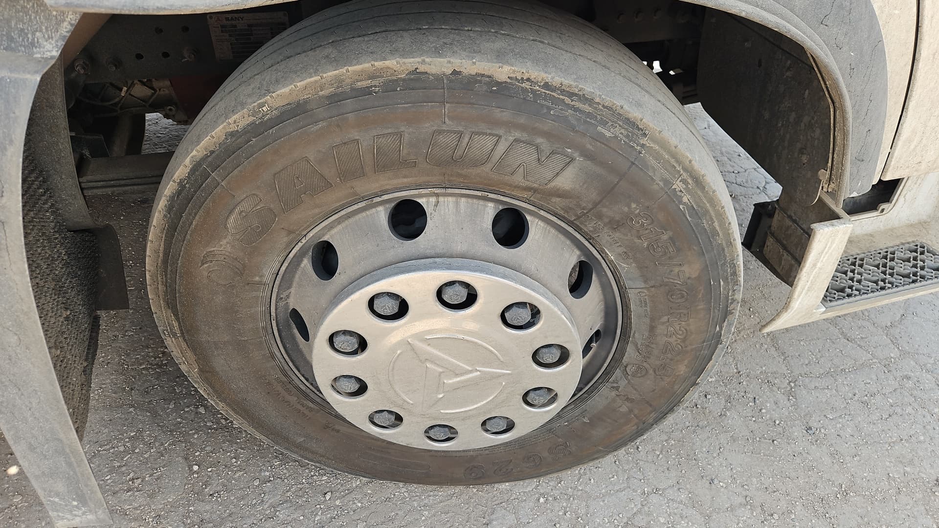 Sany HQC* 4x2 Седельный тягач - 10