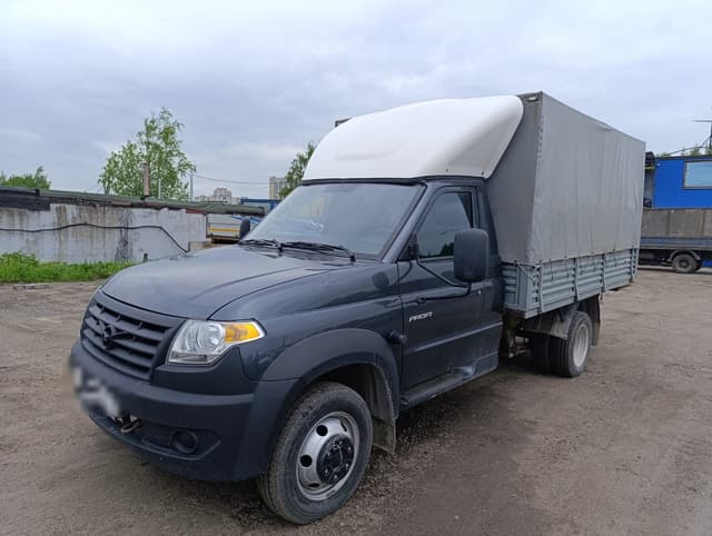 UAZ Profi - 1
