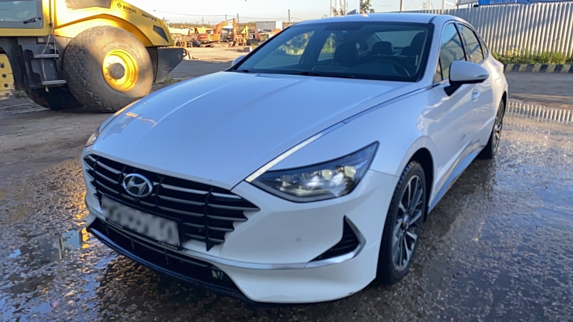 Hyundai Sonata - 1