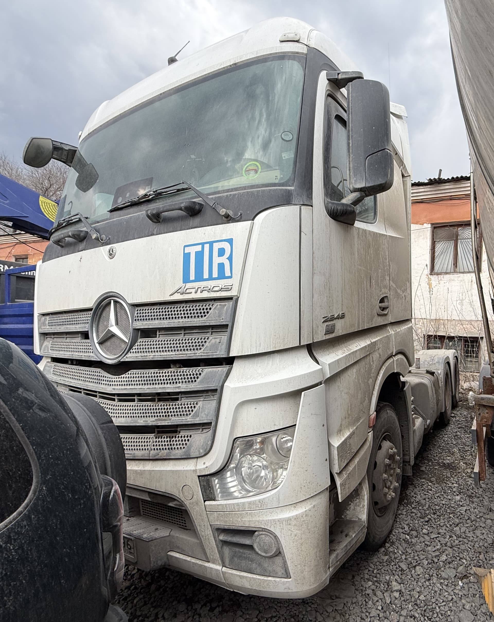 Mercedes-Benz Actros 6x4 Седельный тягач - 1
