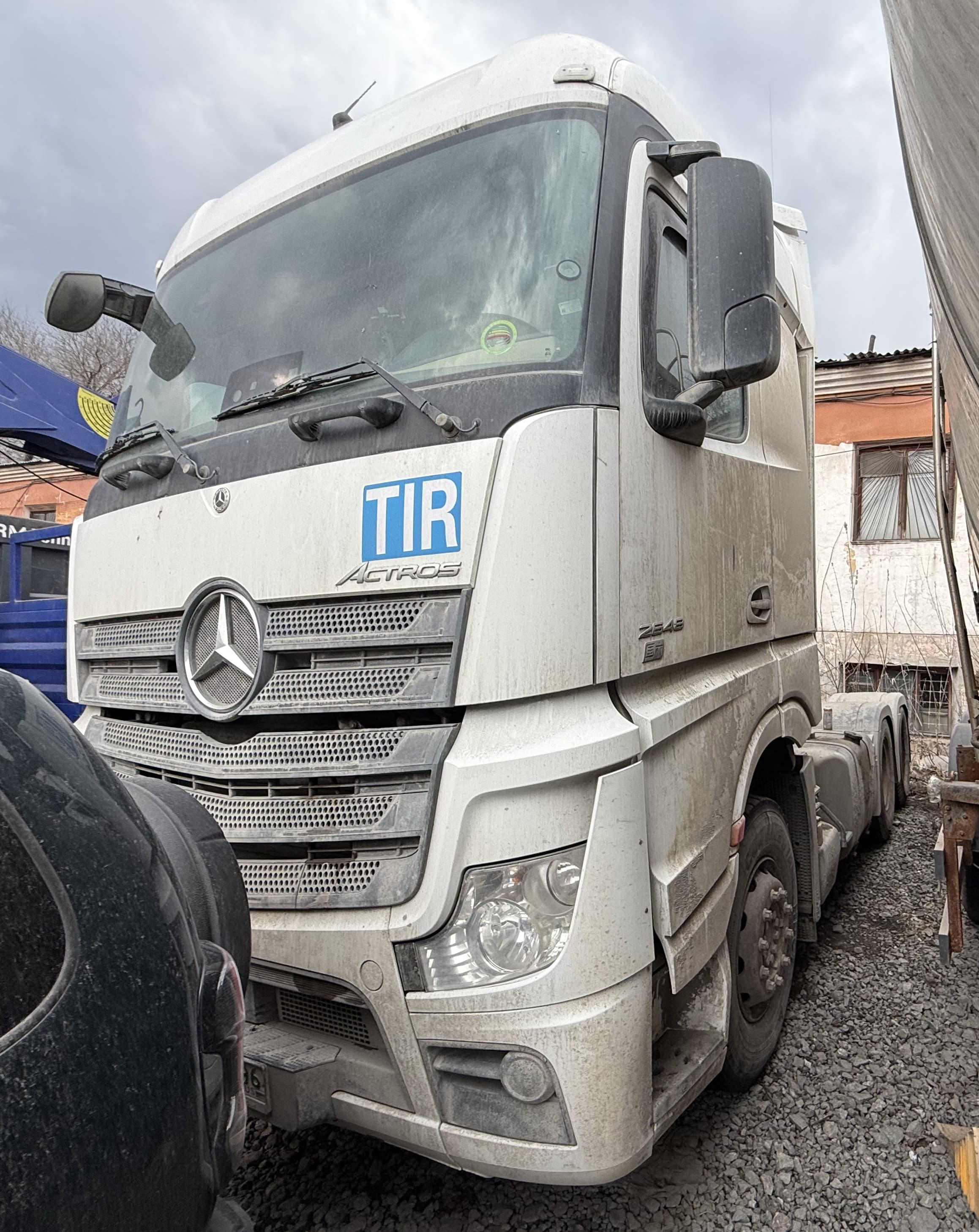 Mercedes-Benz Actros 6x4 Седельный тягач - 1