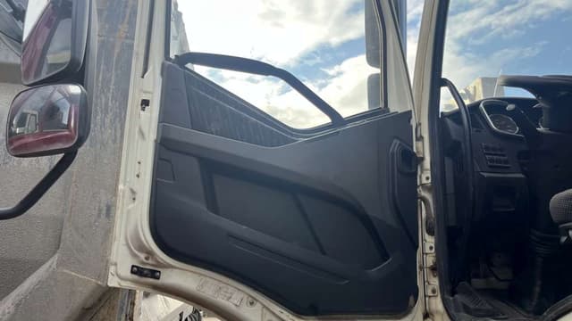 FAW J6 8x4 Самосвал - 7