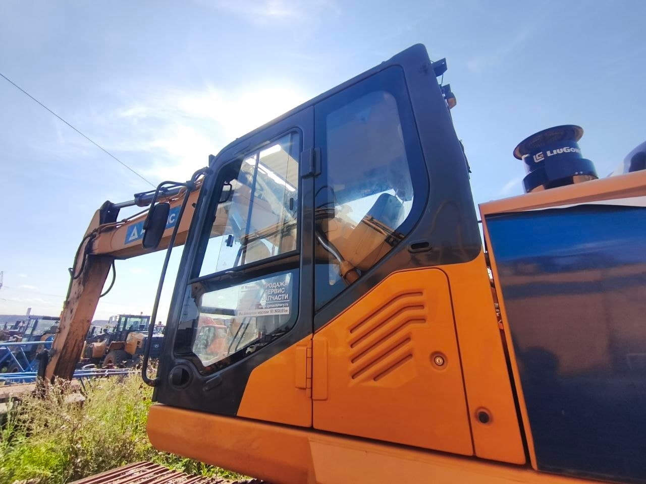Liugong CLG933 Экскаватор - 6