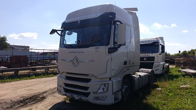 Dongfeng DFH 4x2 Седельный тягач - 1